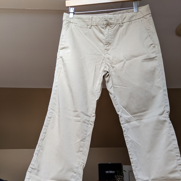 Banana Republic khaki chinos - Picture 2 of 4
